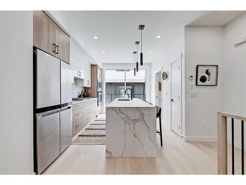 8-3404 8 Avenue Sw, Calgary, AB - Indoor Photo Showing Kitchen