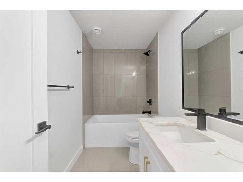 44 Auburn Glen Lane Se, Calgary, AB - Indoor Photo Showing Bathroom