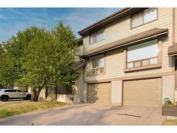 9-5019 46 Avenue SW Calgary, AB T3E 6R1