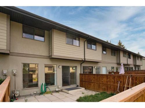 9-5019 46 Avenue Sw, Calgary, AB - Outdoor With Exterior