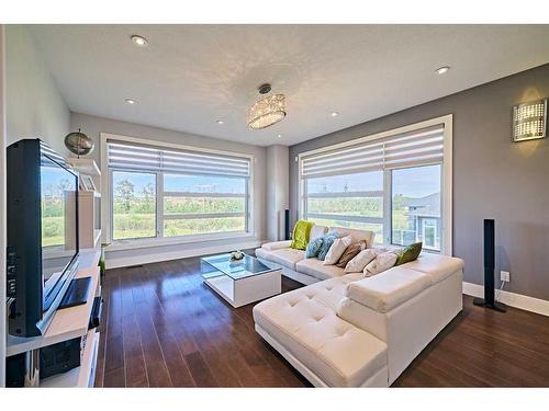 5 Vienna Close, Red Deer, AB - Indoor Photo Showing Living Room