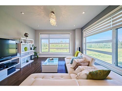 5 Vienna Close, Red Deer, AB - Indoor Photo Showing Living Room