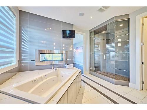 5 Vienna Close, Red Deer, AB - Indoor Photo Showing Bathroom