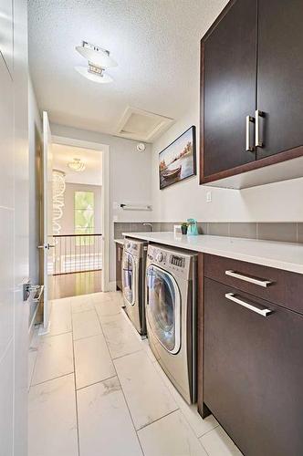 5 Vienna Close, Red Deer, AB - Indoor Photo Showing Laundry Room