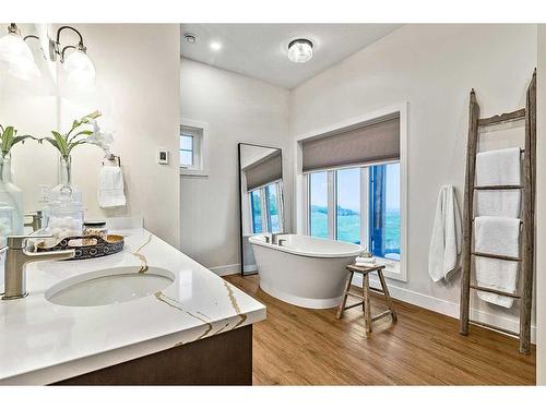 64228 306 Avenue West, Rural Foothills County, AB - Indoor Photo Showing Bathroom