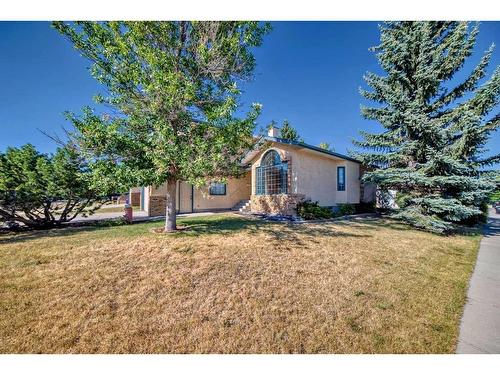 204 Hampshire Place Nw, Calgary, AB - Outdoor