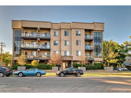 301-488 7 Avenue Ne, Calgary, AB - Outdoor With Balcony With Facade