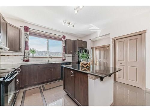 19 Skyview Springs Rise Ne, Calgary, AB - Indoor Photo Showing Kitchen