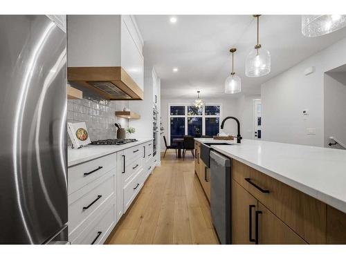 3727 Richmond Road Sw, Calgary, AB - Indoor Photo Showing Kitchen With Upgraded Kitchen