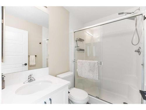 209 Livingston Common Ne, Calgary, AB - Indoor Photo Showing Bathroom