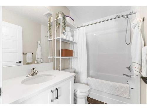 209 Livingston Common Ne, Calgary, AB - Indoor Photo Showing Bathroom