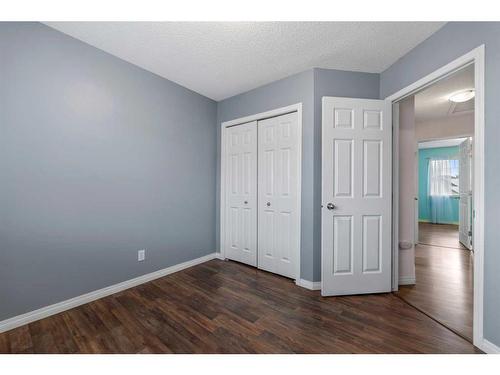 153 Everhollow Heights Sw, Calgary, AB - Indoor Photo Showing Other Room