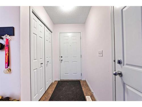 153 Everhollow Heights Sw, Calgary, AB - Indoor Photo Showing Other Room