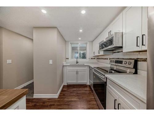 503-340 Falconridge Crescent Ne, Calgary, AB - Indoor Photo Showing Kitchen