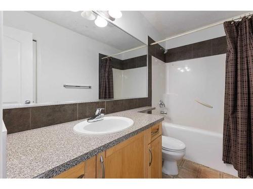 208 East Lakeview Place, Chestermere, AB - Indoor Photo Showing Bathroom