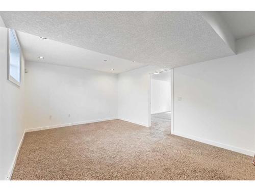 208 East Lakeview Place, Chestermere, AB - Indoor Photo Showing Other Room