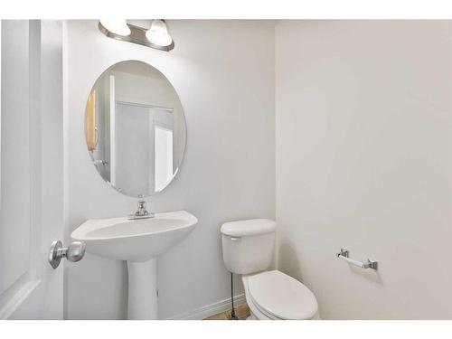 208 East Lakeview Place, Chestermere, AB - Indoor Photo Showing Bathroom