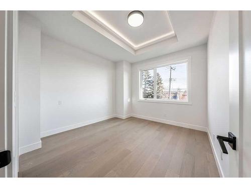 2208 34 Street Sw, Calgary, AB - Indoor Photo Showing Other Room