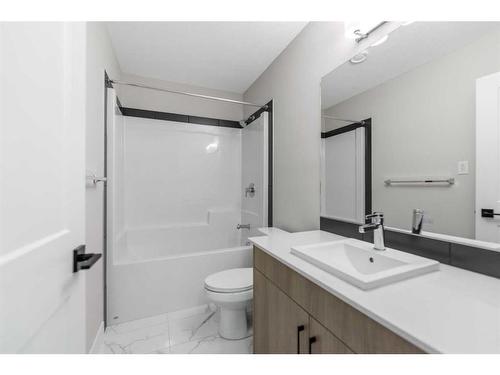 2308-55 Lucas Way Nw, Calgary, AB - Indoor Photo Showing Bathroom