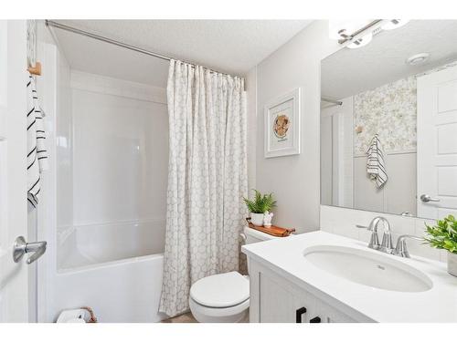 285 Sage Bluff Drive Nw, Calgary, AB - Indoor Photo Showing Bathroom