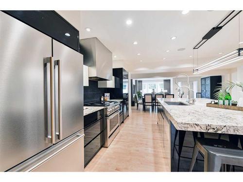 710 Royal Avenue Sw, Calgary, AB - Indoor Photo Showing Kitchen With Upgraded Kitchen