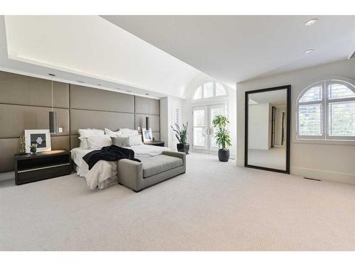 710 Royal Avenue Sw, Calgary, AB - Indoor Photo Showing Bedroom