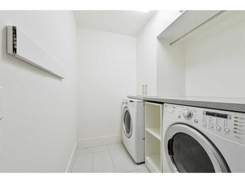 710 Royal Avenue Sw, Calgary, AB - Indoor Photo Showing Laundry Room