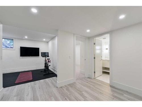 710 Royal Avenue Sw, Calgary, AB - Indoor