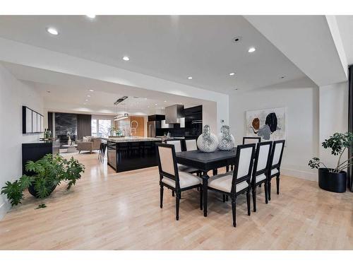 710 Royal Avenue Sw, Calgary, AB - Indoor Photo Showing Dining Room