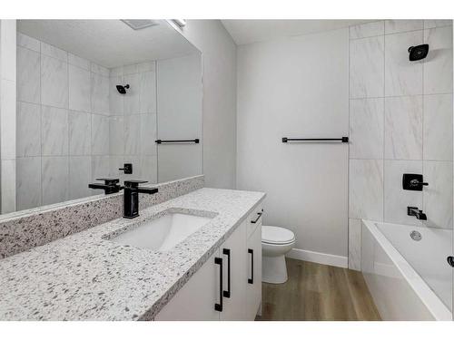 4 Van Horne Crescent Ne, Calgary, AB - Indoor Photo Showing Bathroom