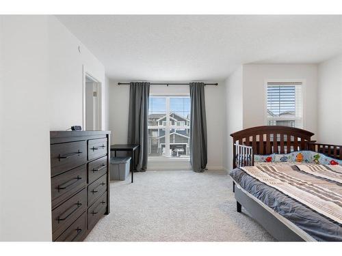 49 Lucas Heights Nw, Calgary, AB - Indoor Photo Showing Bedroom