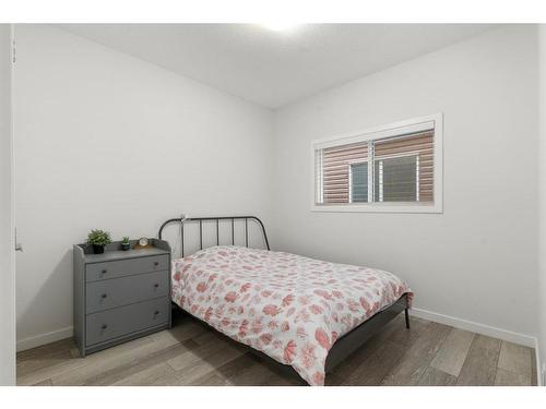 49 Lucas Heights Nw, Calgary, AB - Indoor Photo Showing Bedroom