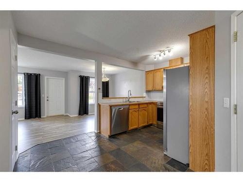 48 Catalina Circle Ne, Calgary, AB - Indoor Photo Showing Kitchen