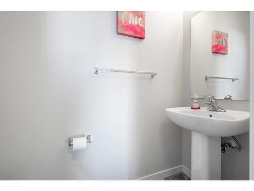 133 Sage Hill Grove Nw, Calgary, AB - Indoor Photo Showing Bathroom