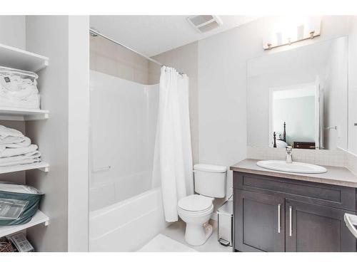 267 Mahogany Way Se, Calgary, AB - Indoor Photo Showing Bathroom