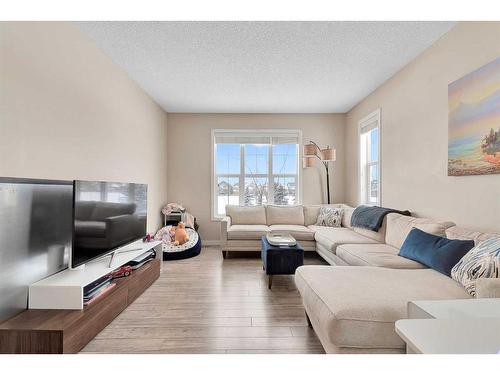 267 Mahogany Way Se, Calgary, AB - Indoor Photo Showing Living Room