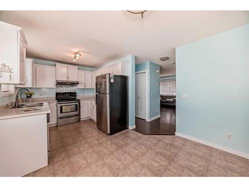 22 Hidden Hills Terrace, Calgary, AB - Indoor Photo Showing Kitchen