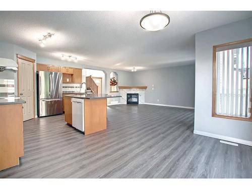 59 Panamount Lane Nw, Calgary, AB - Indoor Photo Showing Kitchen