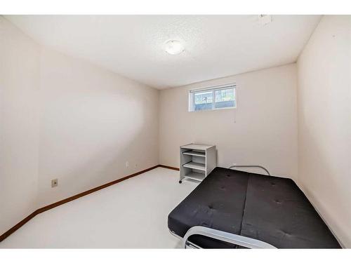 424 Cimarron Circle, Okotoks, AB - Indoor Photo Showing Other Room