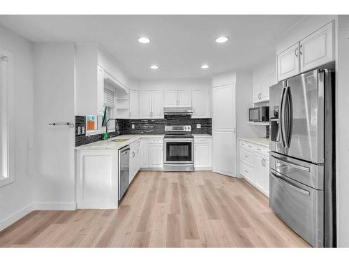 230 Coral Keys Court Ne, Calgary, AB - Indoor Photo Showing Kitchen