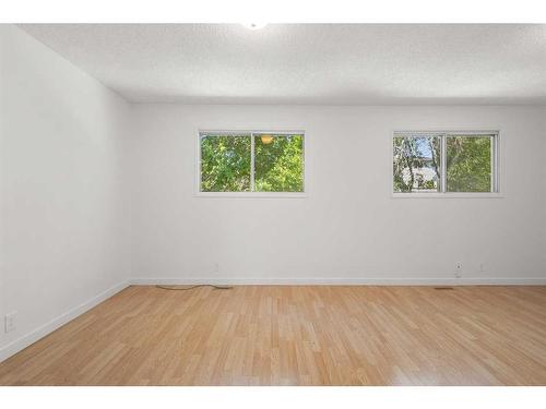 2421 7 Avenue Nw, Calgary, AB - Indoor Photo Showing Other Room