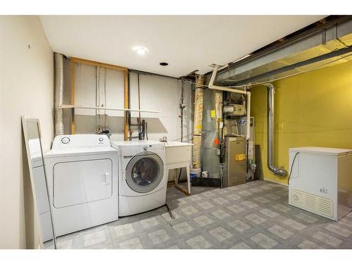 2421 7 Avenue Nw, Calgary, AB - Indoor Photo Showing Laundry Room