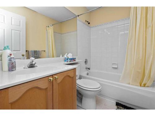 3105-7171 Coach Hill Road Sw, Calgary, AB - Indoor Photo Showing Bathroom