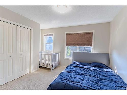 453 Ascot Circle Circle Sw, Calgary, AB - Indoor Photo Showing Bedroom