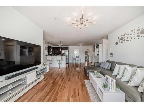 3211-10 Country Village Park Ne, Calgary, AB - Indoor Photo Showing Living Room