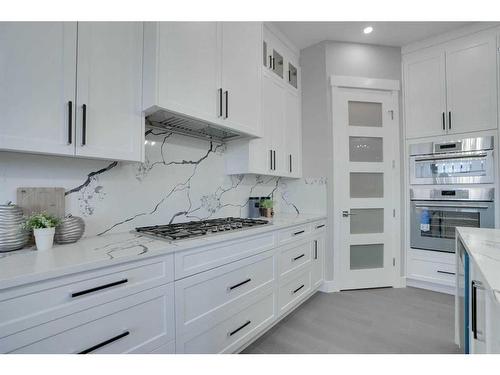 414 30 Avenue Ne, Calgary, AB - Indoor Photo Showing Kitchen