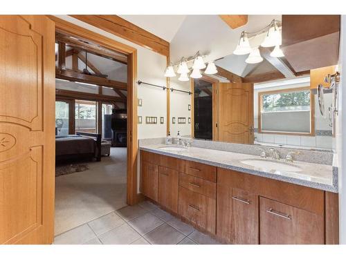 106 Lougheed Circle, Banff, AB - Indoor Photo Showing Bathroom