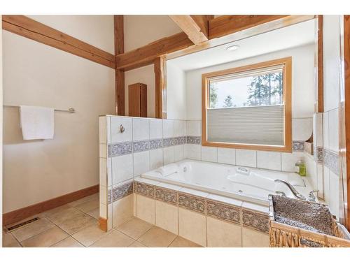 106 Lougheed Circle, Banff, AB - Indoor Photo Showing Bathroom