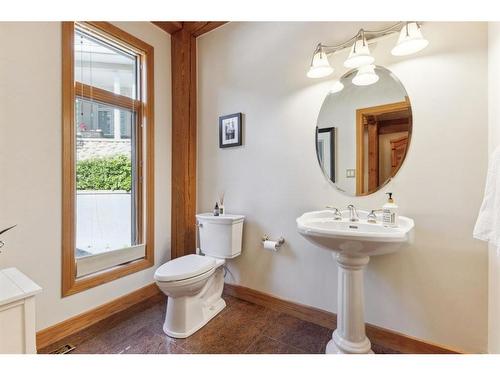 106 Lougheed Circle, Banff, AB - Indoor Photo Showing Bathroom