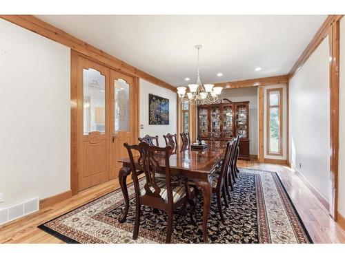 106 Lougheed Circle, Banff, AB - Indoor Photo Showing Dining Room